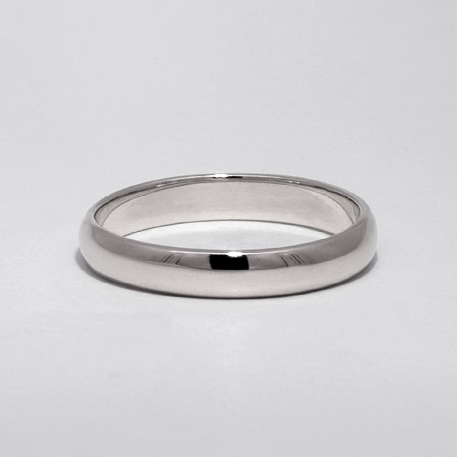 Argolla de Matrimonio en Oro Blanco Media Caña Lisa 2.5 mm
